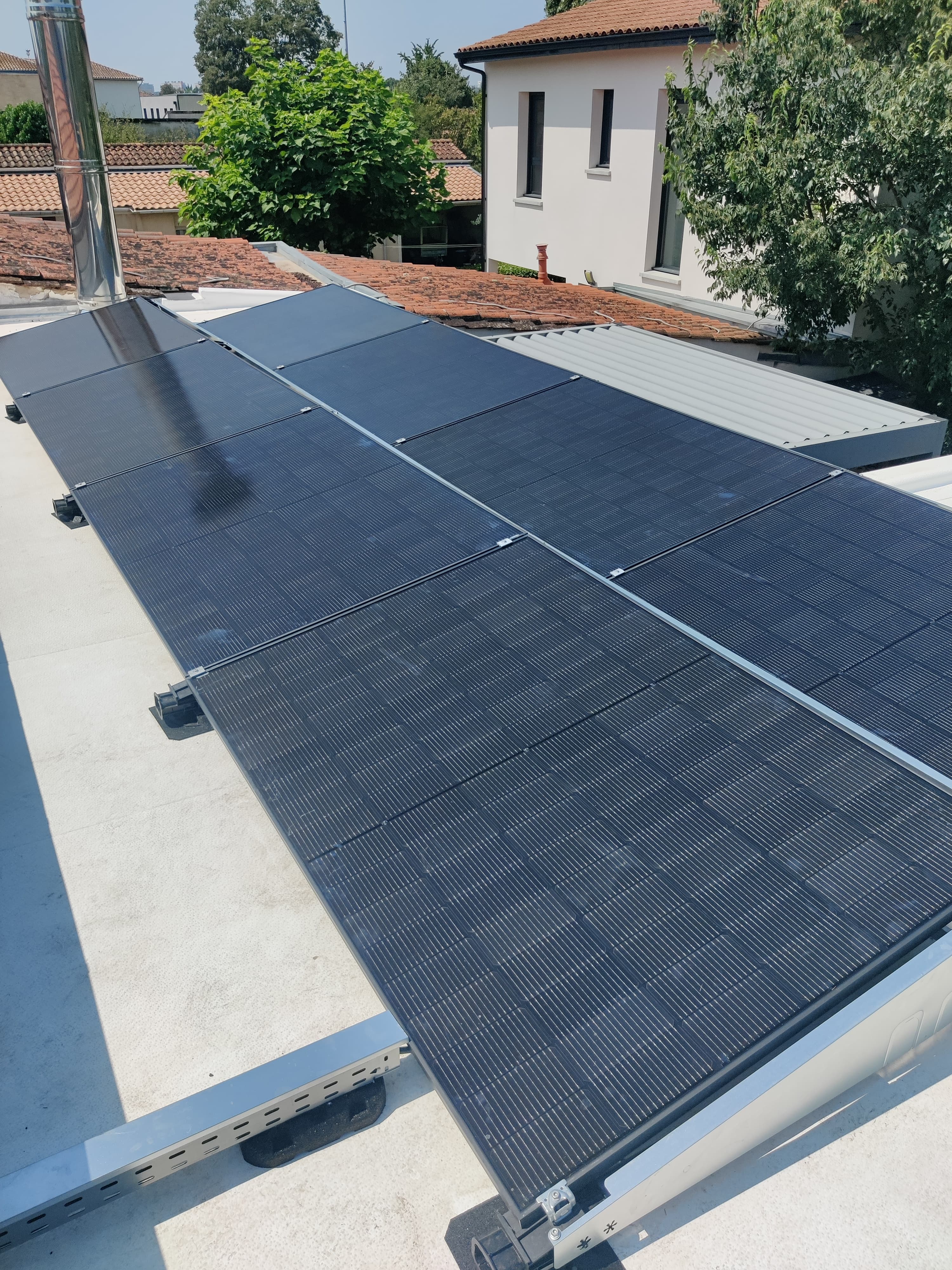 Installation panneaux solaires 9 kWc, en surimposition, toiture bac acier, Bayonne, mars 2024, Cap.Solar