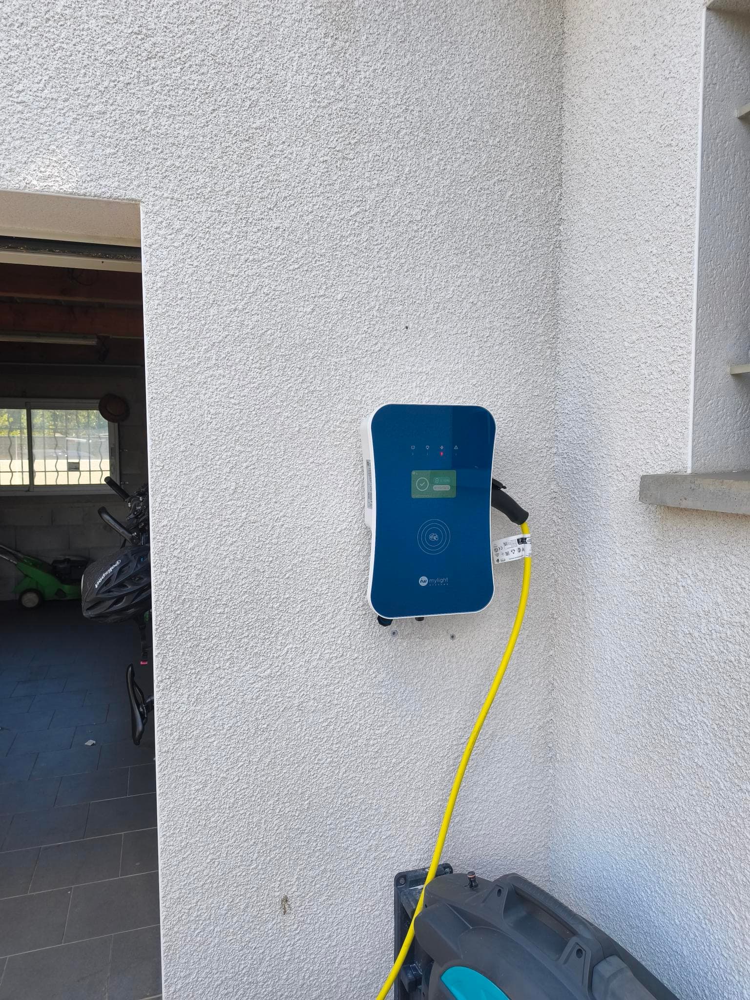 Recharger sa voiture électrique avec le soleil à Bordes : quand la mobilité se conjugue au présent